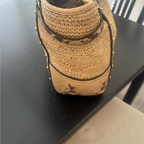 Stylish Coach Snake Skin Woven Handbag - Picture 4 of 8